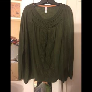 NWOT boho type top with lace